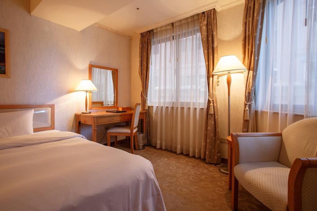 The Koos Hotel Синдиен Екстериор снимка