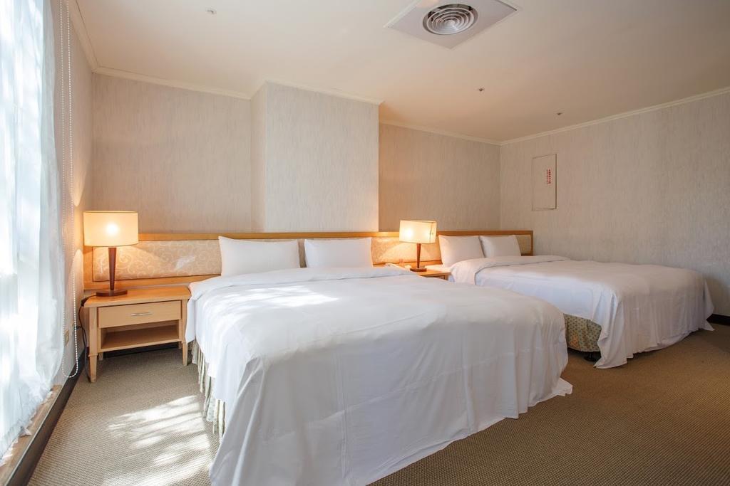 The Koos Hotel Синдиен Екстериор снимка