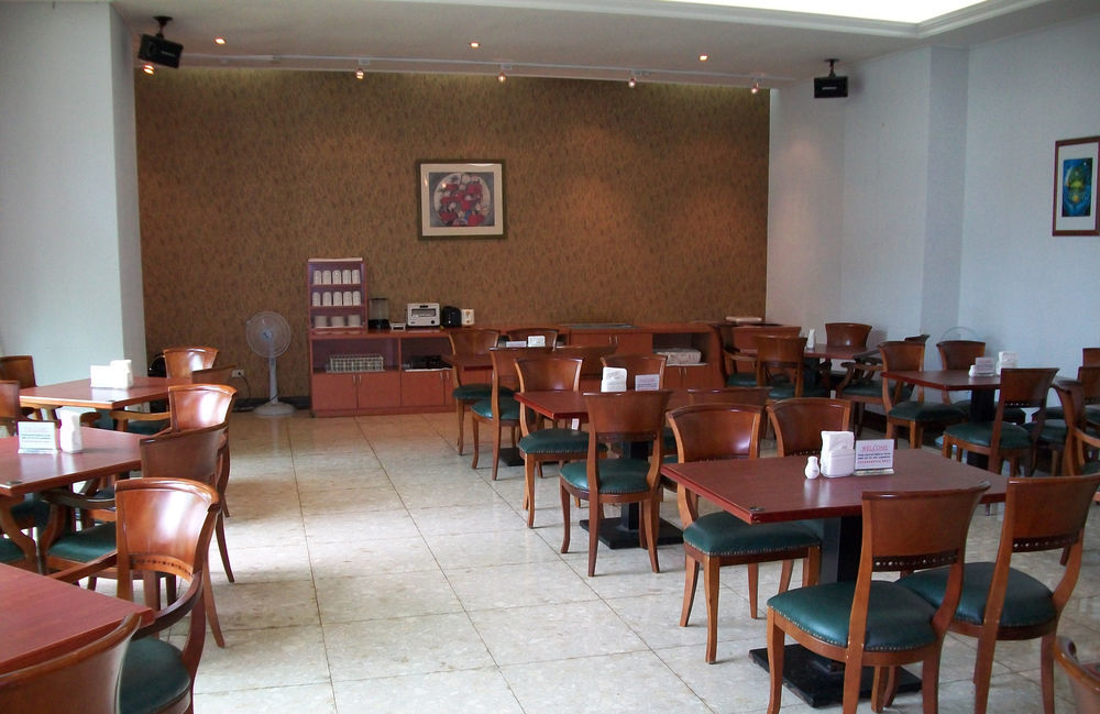 The Koos Hotel Синдиен Екстериор снимка