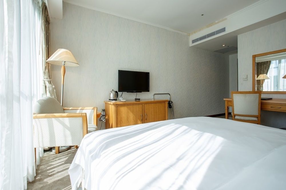 The Koos Hotel Синдиен Екстериор снимка