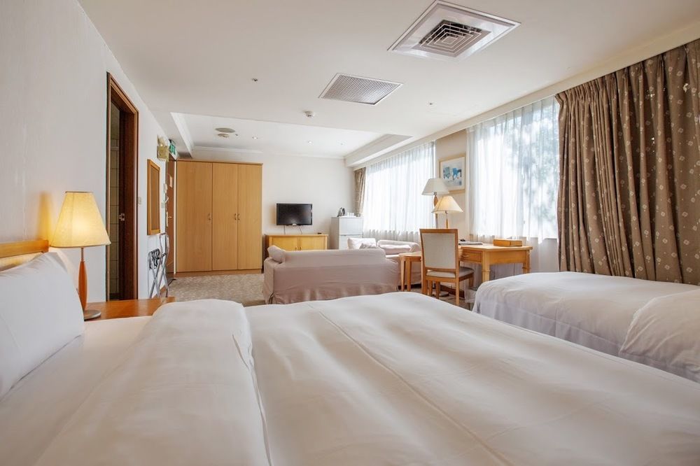 The Koos Hotel Синдиен Екстериор снимка
