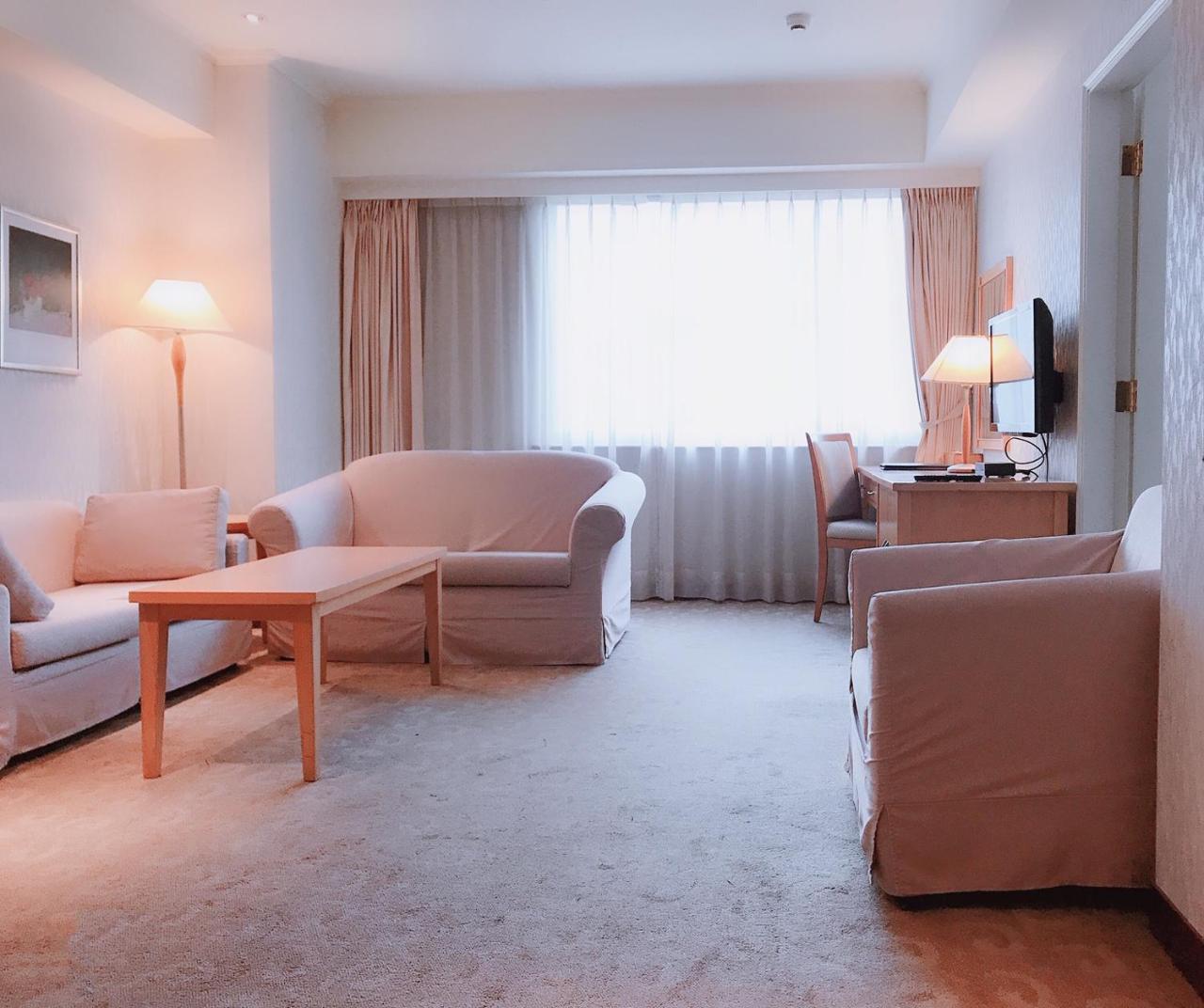 The Koos Hotel Синдиен Екстериор снимка