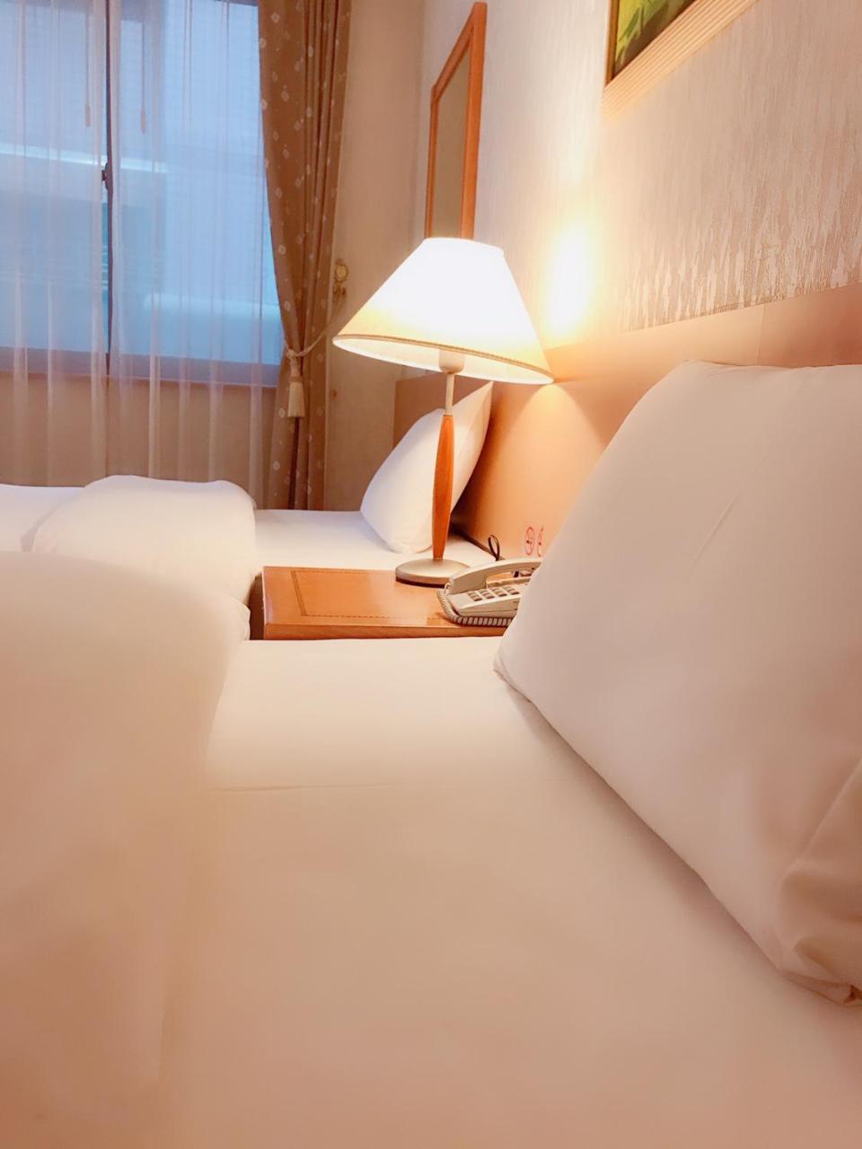 The Koos Hotel Синдиен Екстериор снимка